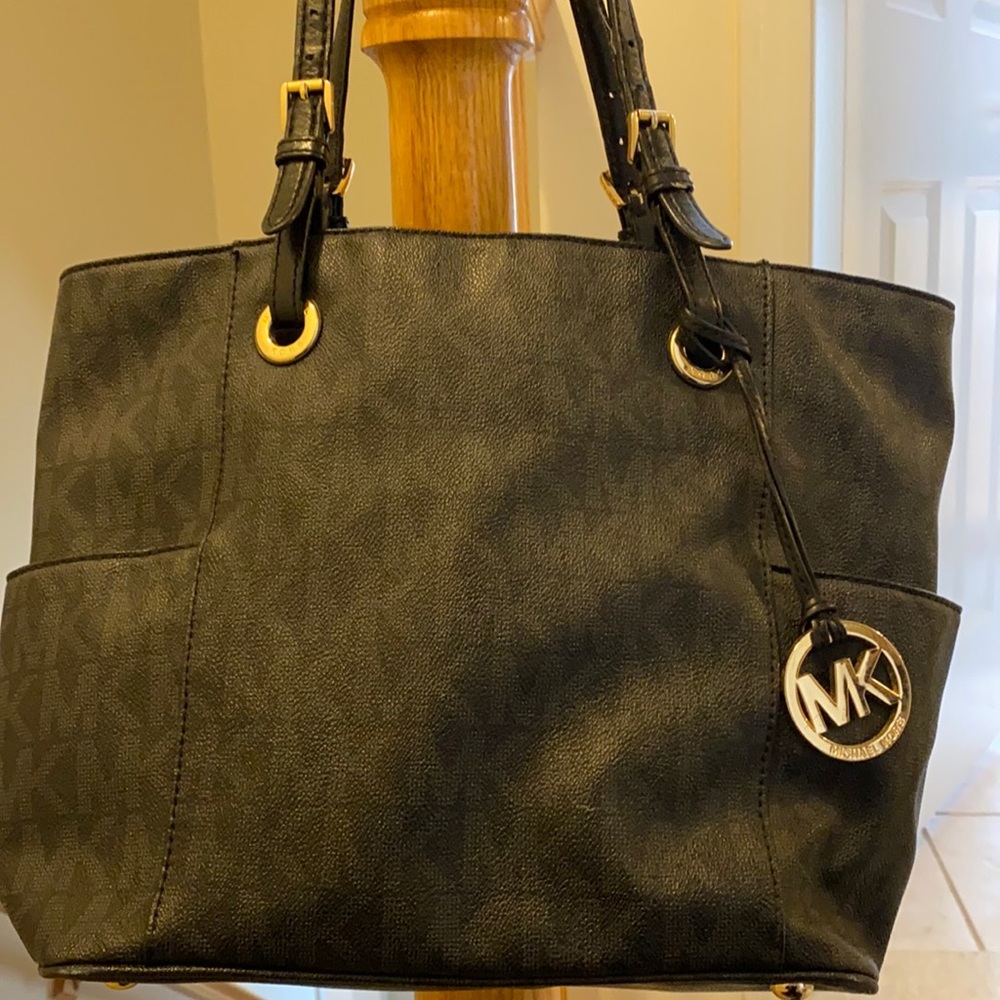 Micheal Kors Purse